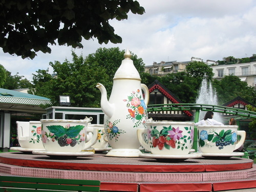 Teacup-ride-at-the-Jardin-dAcclimatation